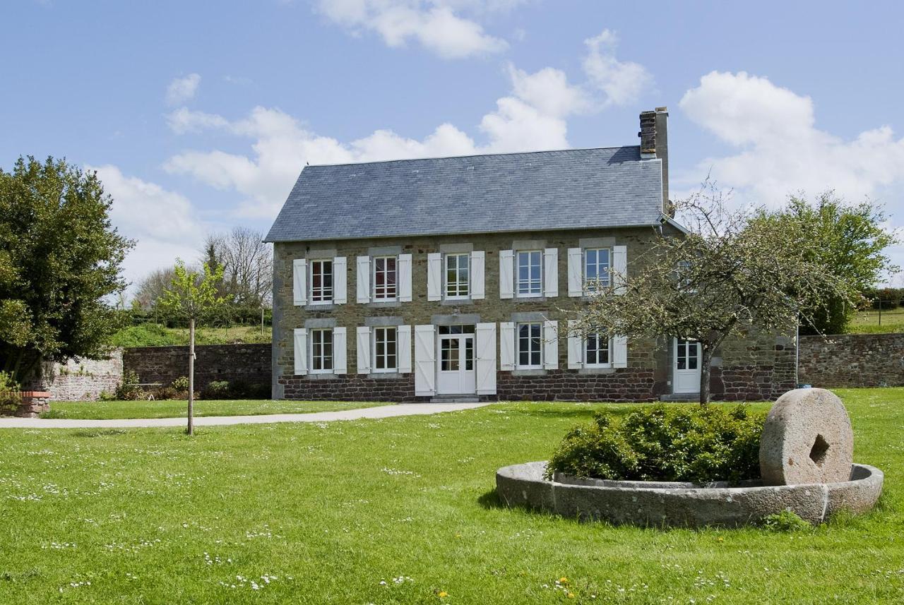 Manoir Du Mesnil De Bas Villa Brehal ภายนอก รูปภาพ